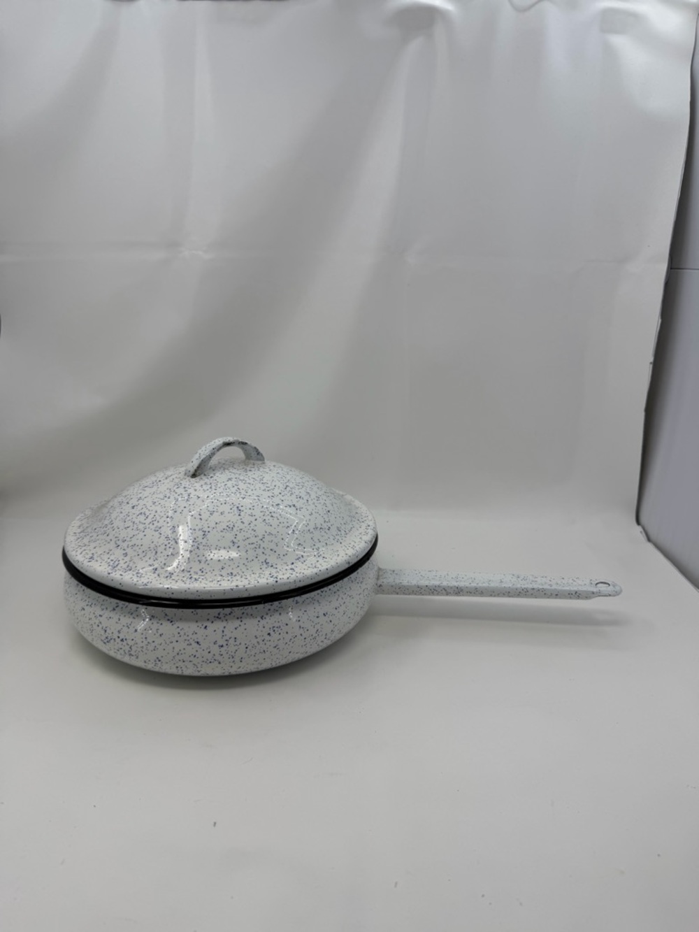 10" Blue On White 3" deep Speckle Splatterware Enamel Round Skillet Pan With Lid
